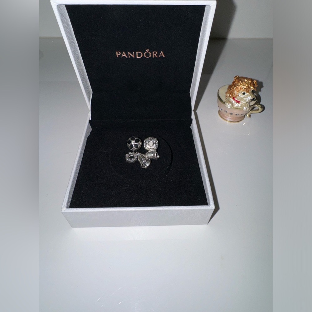 *** ( 3 items )  of Pandora Sterling Silver Round Bow Charm
925 ALE